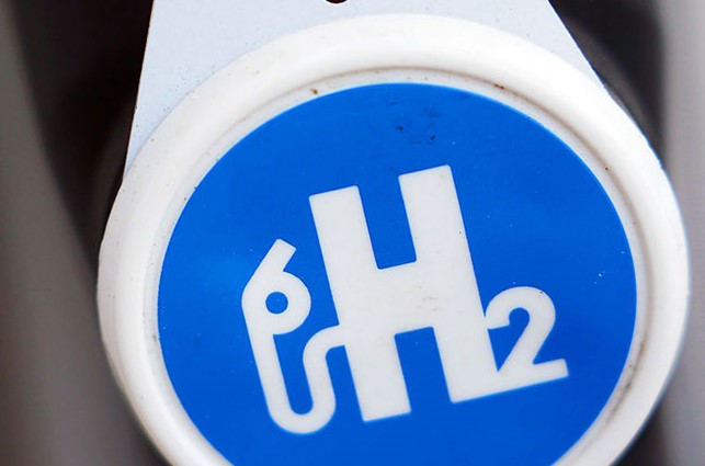 加拿大：混合能源宣布革命性的氫燃料電池技術和綠色大使汽車示范項目