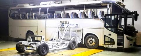 歐輝氫燃料客車通過國內首次碰撞試驗，“護奧”實力贏得了央視的贊許！.jpg