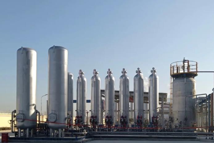 華北石化2000Nm3/h(標(biāo)立方每小時)燃料電池氫撬裝項目.jpg 華北石化2000Nm3/h(標(biāo)立方每小時)燃料電池氫撬裝項目.jpg