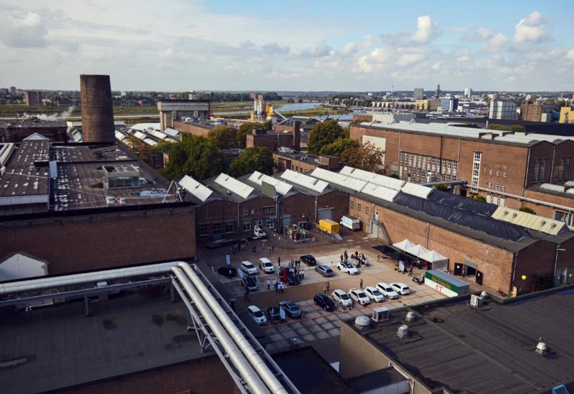 位于Kleefsewaard工業園的Nedstack總部 位于Kleefsewaard工業園的Nedstack總部