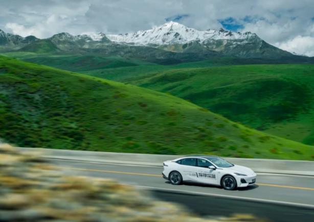 長(zhǎng)安深藍(lán)SL03上市16.89萬(wàn)起售，氫電版69.99萬(wàn)元！