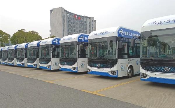 80kW燃料電池發(fā)動(dòng)機(jī)，鋒源氫能助力平湖氫能公交示范投運(yùn)！.jpg