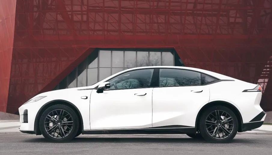 深藍汽車榮獲2022年企業(yè)標準“領跑者”證書!.jpg 深藍汽車榮獲2022年企業(yè)標準“領跑者”證書!.jpg