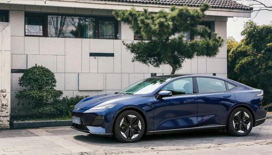 深藍汽車榮獲2022年企業(yè)標準“領跑者”證書!.jpg 深藍汽車榮獲2022年企業(yè)標準“領跑者”證書!.jpg