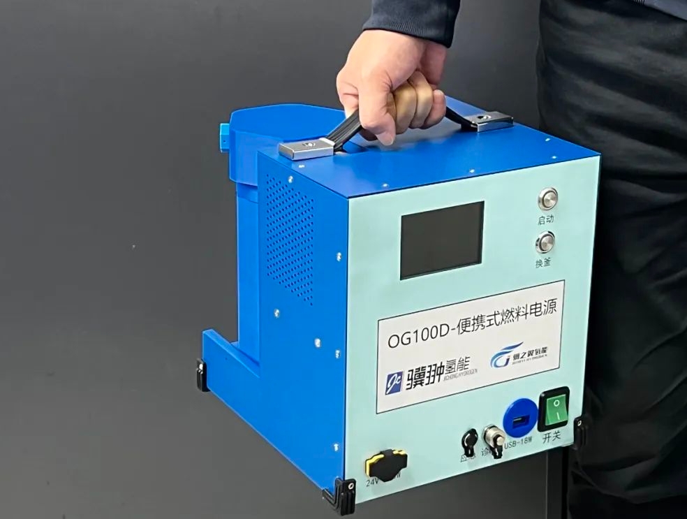 驥翀100W便攜式電源研發(fā)成功.jpg